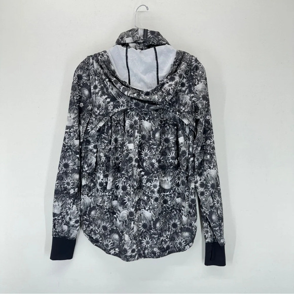 *Lululemon Women Scuba 6 Bring Back The Track Jacket Black Active Performance - Picture 4 of 10